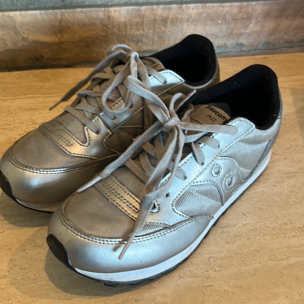 Saucony kids silver sneakers